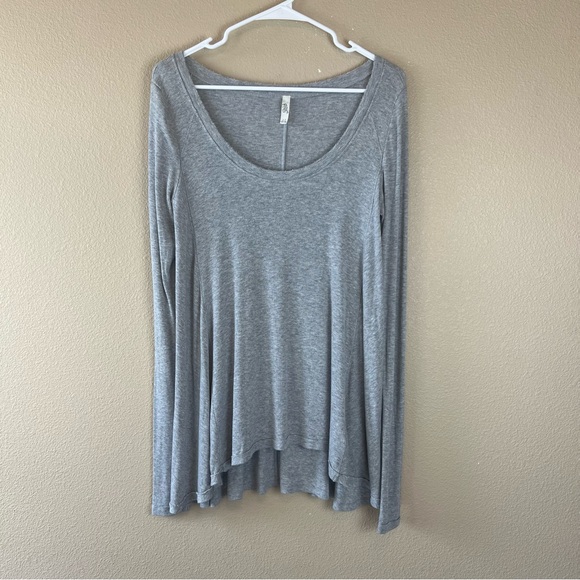 Free People Flowy January Top Grey - Picture 3 of 12